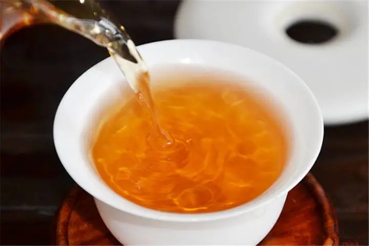 普洱生茶的十種湯色，教你一眼識別?