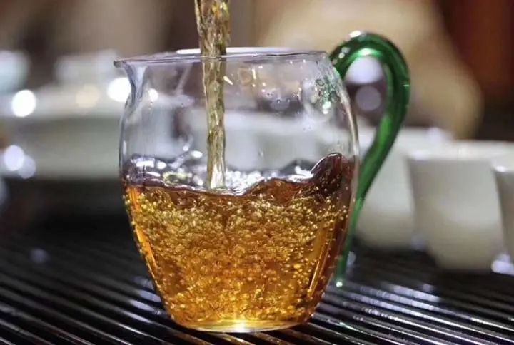 連“喉韻”和“鎖喉”都搞不清楚，就不要說(shuō)懂普洱茶！